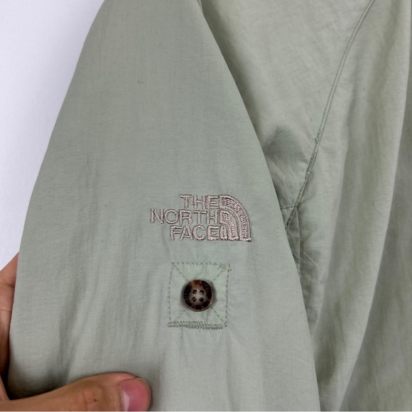 The North Face Button-Up Shirt - Picture 10 of 10